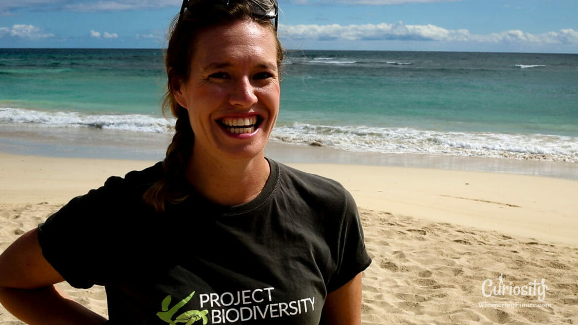 Le sourire de Shannon lors du tournage de « Tortues Marines »